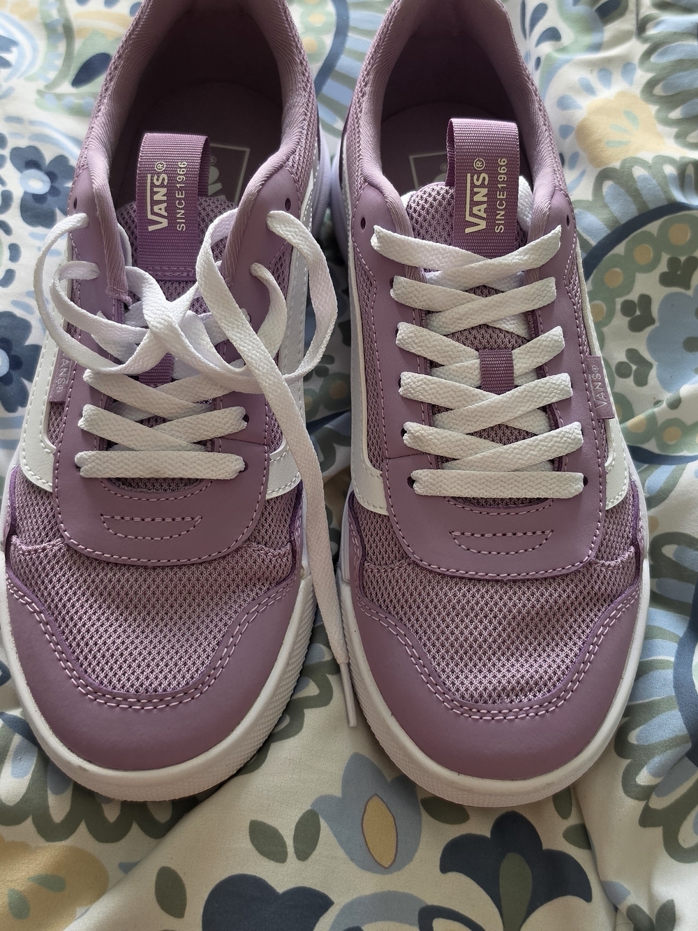 Vans Women's Lavender/White Low-Top Sneakers